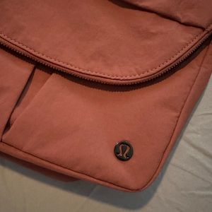 LIKE NEW! Lululemon All Night Festival Bag
Pink Savannah 5L